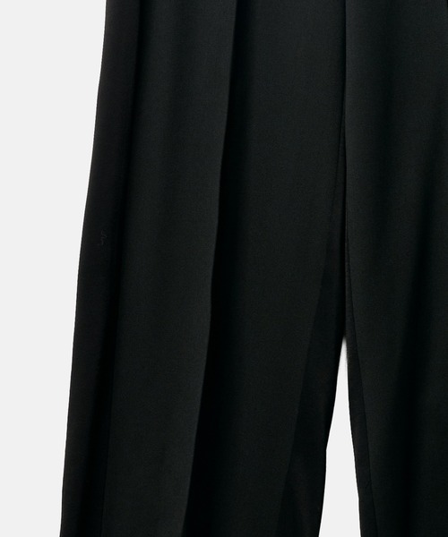 LE CIEL BLEU（ルシェルブルー）の「コントラストパネルトラウザー / Contrast Panel Trousers（その他パンツ・レディース・ベージュ/ネイビー/レッド/ブラック・34/36/38）」の6枚目の写真