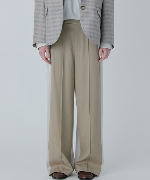 LE CIEL BLEU（ルシェルブルー）の「コントラストパネルトラウザー / Contrast Panel Trousers（その他パンツ・レディース・ベージュ/ネイビー/レッド/ブラック・34/36/38）」の11枚目の写真