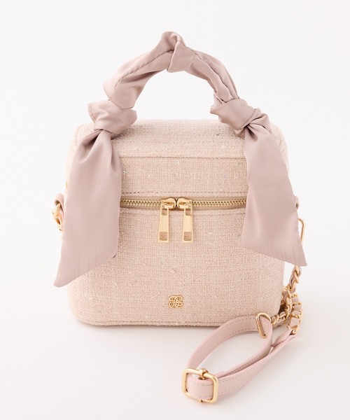 one after another NICE CLAUP(ワンアフターアナザーナイスクラップ)の「ギャザーハンドルバニティーバッグ(ショルダーバッグ・レディース・ピンクベージュ/サックスブルー/アイボリー/ブラック×ホワイト・FREE)」の4枚目の写真