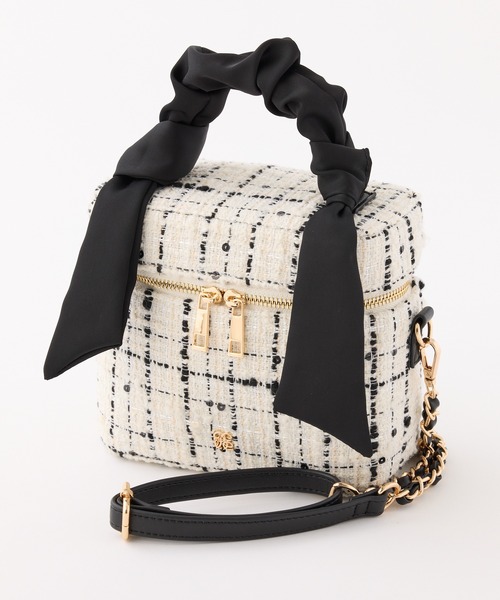 one after another NICE CLAUP(ワンアフターアナザーナイスクラップ)の「ギャザーハンドルバニティーバッグ(ショルダーバッグ・レディース・ピンクベージュ/サックスブルー/アイボリー/ブラック×ホワイト・FREE)」の11枚目の写真