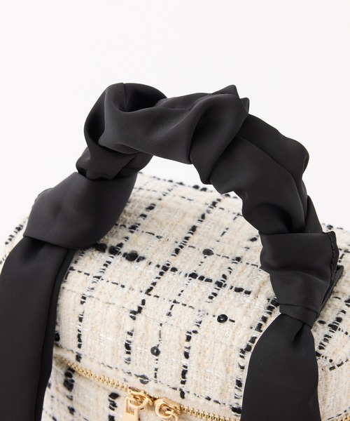 one after another NICE CLAUP(ワンアフターアナザーナイスクラップ)の「ギャザーハンドルバニティーバッグ(ショルダーバッグ・レディース・ピンクベージュ/サックスブルー/アイボリー/ブラック×ホワイト・FREE)」の12枚目の写真