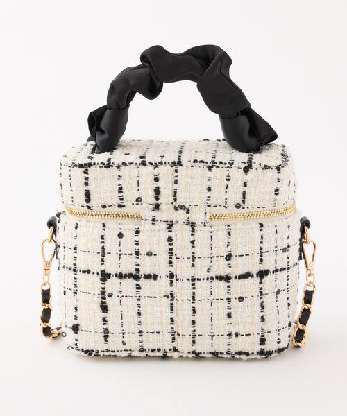 one after another NICE CLAUP(ワンアフターアナザーナイスクラップ)の「ギャザーハンドルバニティーバッグ(ショルダーバッグ・レディース・ピンクベージュ/サックスブルー/アイボリー/ブラック×ホワイト・FREE)」の5枚目の写真