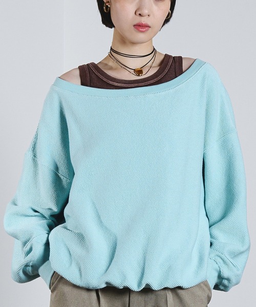 ROSE BUD(ローズバッド)の「OFF SHOULDER INLEY PULLOVER(スウェット・レディース・ライトブルー/ブラック/オフホワイト・ONE SIZE)」の3枚目の写真
