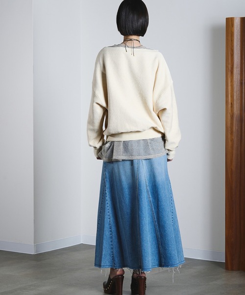 ROSE BUD（ローズバッド）の「OFF SHOULDER INLEY PULLOVER（スウェット・レディース・ライトブルー/ブラック/オフホワイト・ONE SIZE）」の9枚目の写真