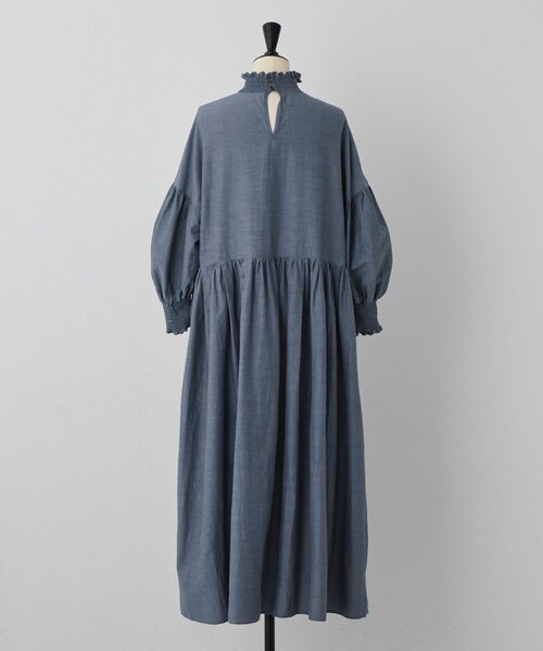 BEARDSLEY（ビアズリー）の「モックネックシャーリングワンピース（ワンピース・レディース・グレー・FREE）」の11枚目の写真