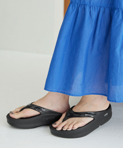 SLOBE IENA（スローブイエナ）の「《追加》OOFOS/ウーフォス Oomega OOMEGA（サンダル・レディース・ベージュ系その他/ブラック・25cm/24cm/23cm）」の12枚目の写真