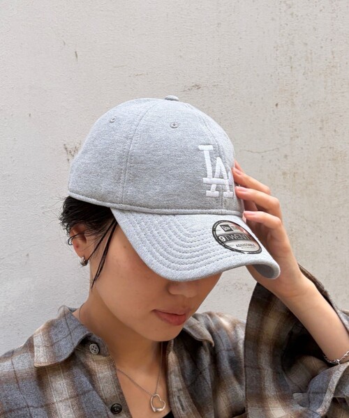 REMI RELIEF(レミレリーフ)の「【REMI RELIEF/レミレリーフ】REMI RELIEF x NEW ERA(LA) 9TWENTY キャップ ロサンゼルス・ドジャース(キャップ・レディース・グレー/ネイビー・フリー)」の2枚目の写真