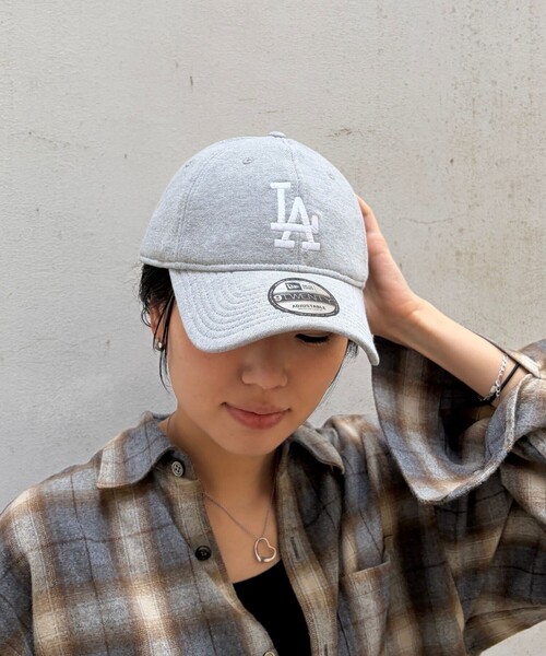 REMI RELIEF(レミレリーフ)の「【REMI RELIEF/レミレリーフ】REMI RELIEF x NEW ERA(LA) 9TWENTY キャップ ロサンゼルス・ドジャース(キャップ・レディース・グレー/ネイビー・フリー)」の3枚目の写真