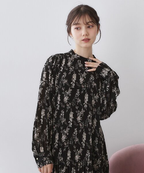 index（インデックス）の「ベルト付きプリーツフレアワンピース【洗濯機OK/イージーアイロン/防シワ】《5col》（ワンピース・レディース・ブラック系/サックスブルー系7/ベージュ系その他/ナチュラル/チャコールグレー・42/40/38/36）」の21枚目の写真