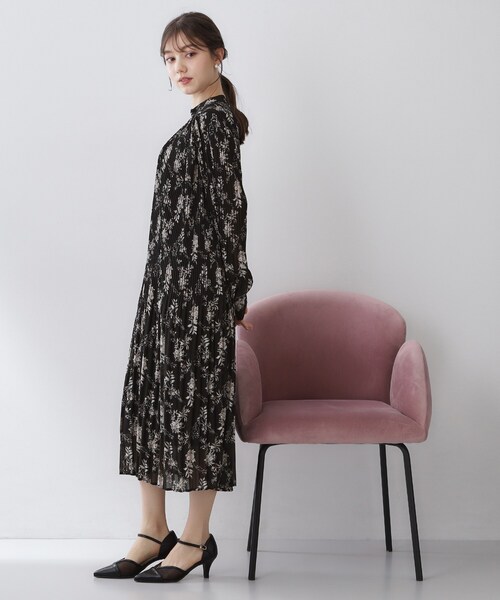 index（インデックス）の「ベルト付きプリーツフレアワンピース【洗濯機OK/イージーアイロン/防シワ】《5col》（ワンピース・レディース・ブラック系/サックスブルー系7/ベージュ系その他/ナチュラル/チャコールグレー・42/40/38/36）」の19枚目の写真