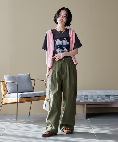 FREAK'S STORE（フリークスストア）の「FIT MAGIC マーベルト タック カーブパンツ/タックカーブデニム/バレルデニム（デニムパンツ・レディース・オフホワイト/オリーブ/ネイビー/ブルー・SMALL/MEDIUM）」の11枚目の写真
