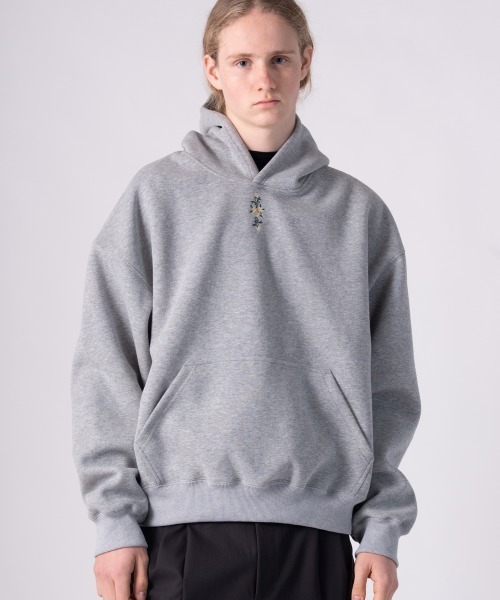 rehacer（レアセル）の「rehacer : Botanical Wide Hoodie / ボタニカル ワイド フーディー（パーカー・メンズ・グレー/ネイビー/ブラック/パープル・X-LARGE/LARGE）」の3枚目の写真
