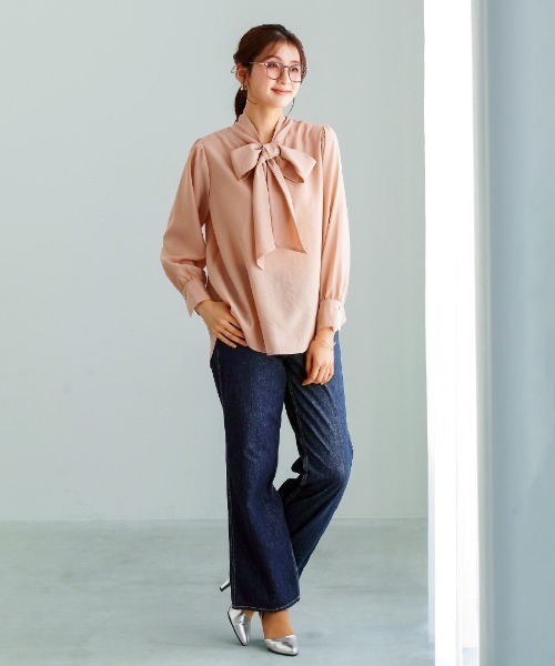 White Collection(ホワイトコレクション)の「【 華やかに彩る 】シャイニーシアー・BIGリボンボウタイブラウス(シャツ/ブラウス・レディース・レモンイエロー/コーラルピンク/サックスブルー・L/M/S)」の16枚目の写真