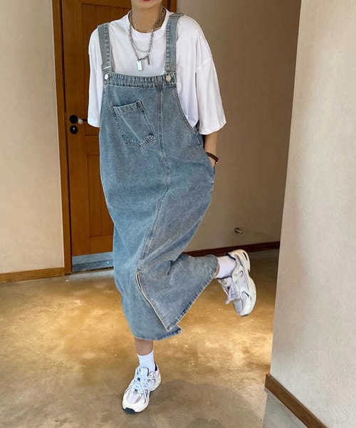 &soiree(アンドソワレ)の「サロペット風オーバーサイズスリットジャンパースカート(ジャンパースカート・レディース・ブルー・X-LARGE/LARGE/MEDIUM/SMALL)」の4枚目の写真