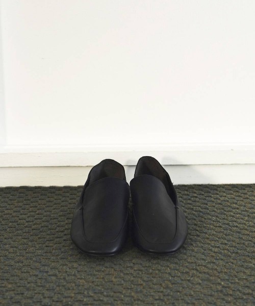 anuke(アンヌーク)の「anuke Ecoleather Flat Loafers(その他シューズ・レディース・ブラック・38/37/36)」の2枚目の写真