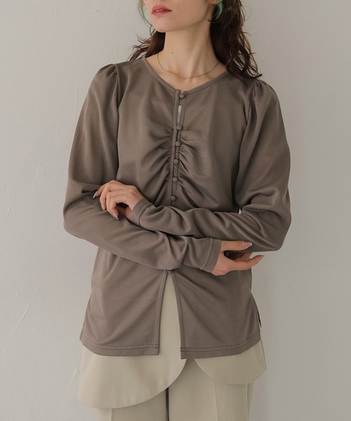 CLEIO（クレイオ）の「【CLEIO】ショルダーパフデザイントップス SHOULDER PUFF DESIGN TOPS（Tシャツ/カットソー・レディース・ホワイト系その他/モカ・FREE）」の2枚目の写真