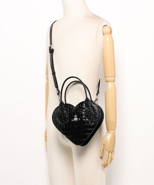 Vivienne Westwood（ヴィヴィアンウエストウッド）の「JOSEPHINE HEART CROSSBODY（ショルダーバッグ・メンズ・ブラック・FREE）」の5枚目の写真