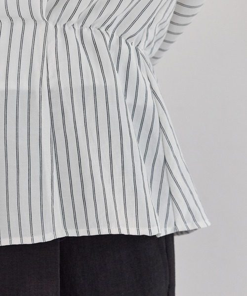 VIS(ビス)の「レイヤードストライプシャツ(シャツ/ブラウス・レディース・ホワイト/オフホワイト・FREE)」の4枚目の写真