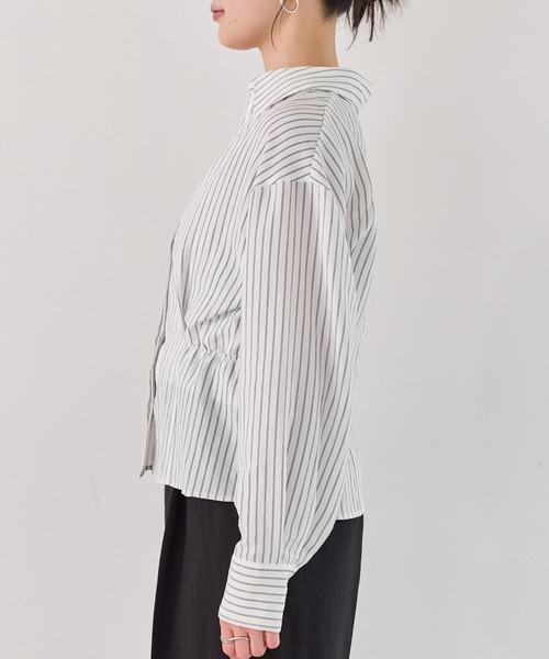 VIS(ビス)の「レイヤードストライプシャツ(シャツ/ブラウス・レディース・ホワイト/オフホワイト・FREE)」の5枚目の写真
