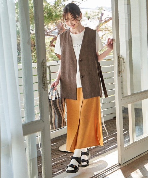 ikka（イッカ）の「ノーカラーサイドベルトジレ（ベスト・レディース・ブラウン/ベージュ/ブラック・M/L/S）」の20枚目の写真