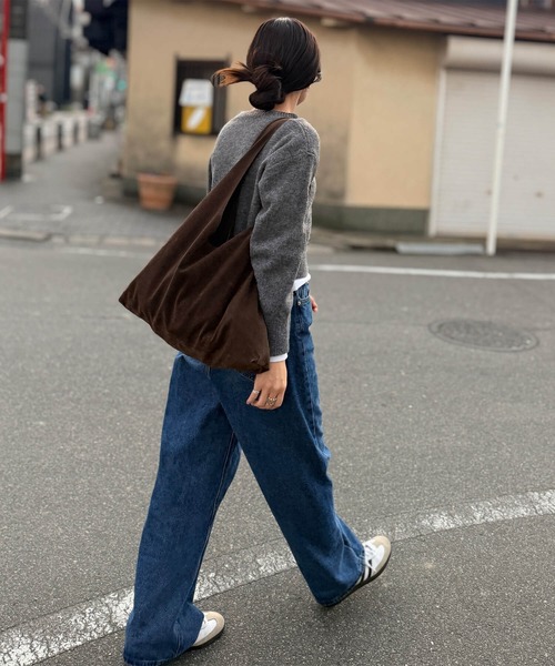 ISOOK(アイスー)の「クロップドラウンドネックニット(eri. select) / セーター プルオーバー ハイゲージ クルーネック 長袖 シンプル チャコール カーキ(ニット/セーター・レディース・カーキ/チャコール・FREE)」の14枚目の写真
