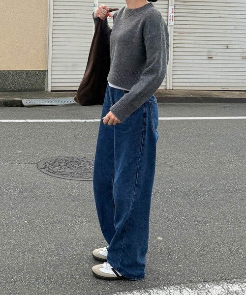 ISOOK(アイスー)の「クロップドラウンドネックニット(eri. select) / セーター プルオーバー ハイゲージ クルーネック 長袖 シンプル チャコール カーキ(ニット/セーター・レディース・カーキ/チャコール・FREE)」の8枚目の写真