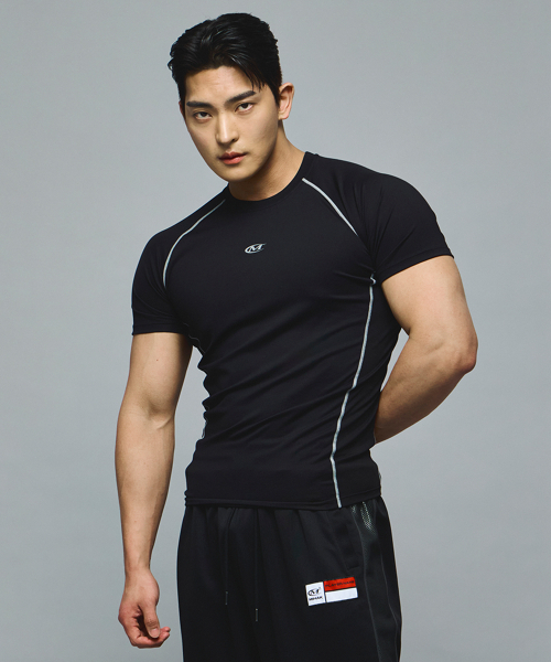 MIHAK(ミハク)の「シンボルロゴマッスルプロTシャツ(BLACK)(Tシャツ/カットソー・メンズ・その他・1/2/3)」の1枚目の写真