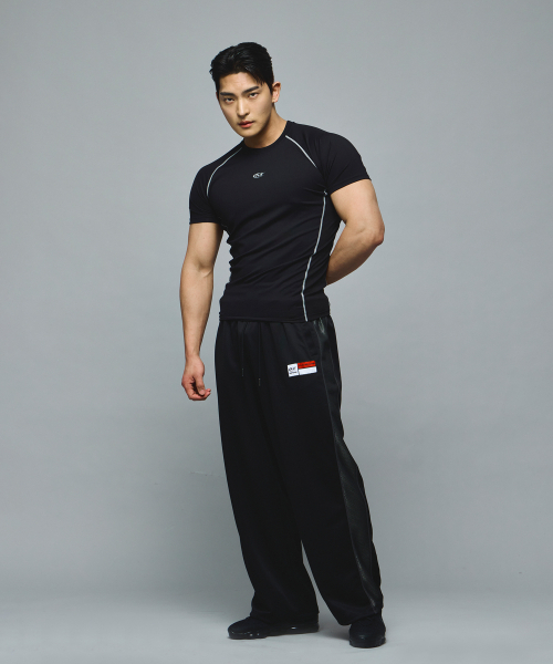 MIHAK(ミハク)の「シンボルロゴマッスルプロTシャツ(BLACK)(Tシャツ/カットソー・メンズ・その他・1/2/3)」の2枚目の写真