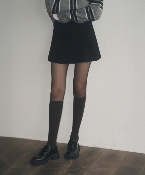 LEATHERY（レザリー）の「メロウプリーツコーデュロイスカート[BROWN]（スカート・レディース・その他・S/M）」の4枚目の写真