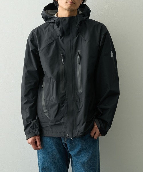 and wander(アンドワンダー)の「【and wander/アンドワンダー】2.5L hiker rain jacket(ナイロンジャケット・メンズ・ブラック/カーキ・M/L/XL)」の3枚目の写真