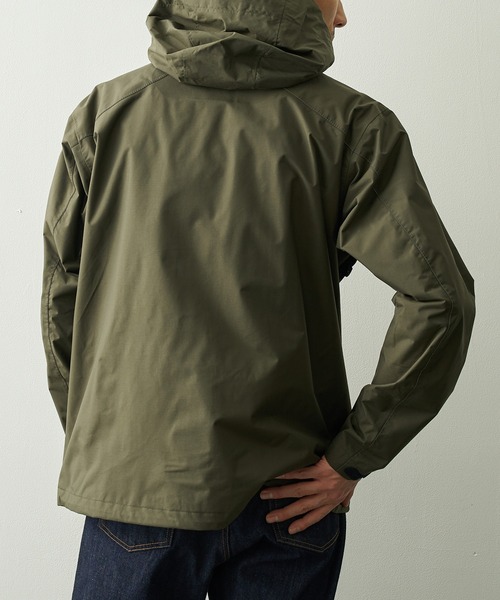 and wander(アンドワンダー)の「【and wander/アンドワンダー】2.5L hiker rain jacket(ナイロンジャケット・メンズ・ブラック/カーキ・M/L/XL)」の8枚目の写真