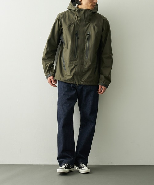 and wander(アンドワンダー)の「【and wander/アンドワンダー】2.5L hiker rain jacket(ナイロンジャケット・メンズ・ブラック/カーキ・M/L/XL)」の9枚目の写真