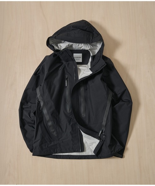 and wander(アンドワンダー)の「【and wander/アンドワンダー】2.5L hiker rain jacket(ナイロンジャケット・メンズ・ブラック/カーキ・M/L/XL)」の10枚目の写真