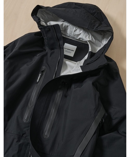 and wander(アンドワンダー)の「【and wander/アンドワンダー】2.5L hiker rain jacket(ナイロンジャケット・メンズ・ブラック/カーキ・M/L/XL)」の11枚目の写真