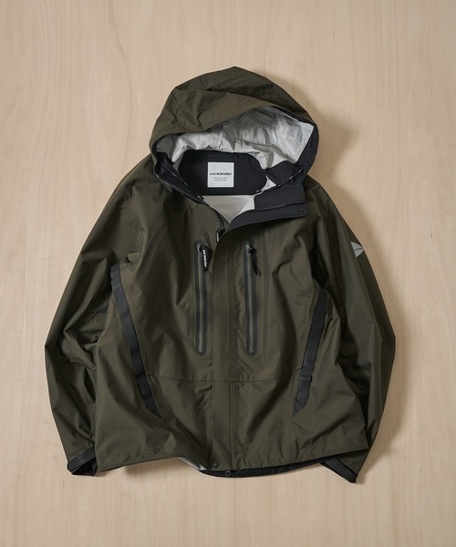 and wander(アンドワンダー)の「【and wander/アンドワンダー】2.5L hiker rain jacket(ナイロンジャケット・メンズ・ブラック/カーキ・M/L/XL)」の14枚目の写真