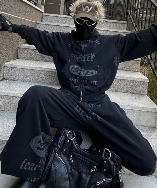 BADBLOOD（バッドブラッド）の「PEACE NOT WAR フードパーカー - ダスティブラック（パーカー・レディース・その他・S/M/L）」の3枚目の写真