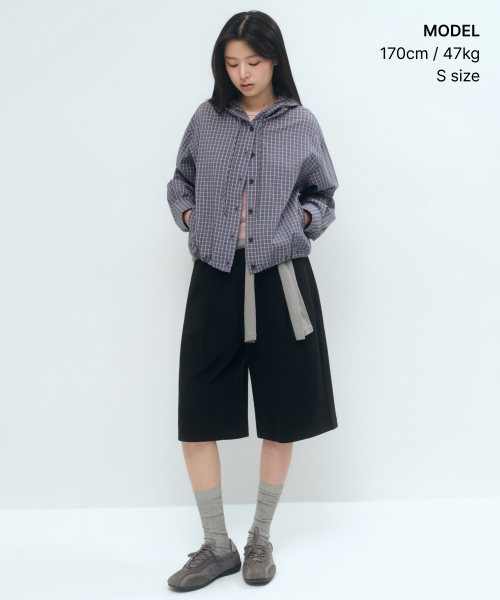 MUSINSA STANDARD WOMAN（ムシンサスタンダードウーマン）の「[クールタンダード] ウィメンズ ワン タック バミューダ スウェットパンツ [ブラック]（その他パンツ・レディース・その他・X-SMALL/SMALL/MEDIUM/LARGE）」の9枚目の写真
