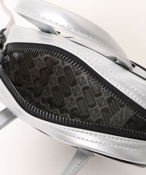 EATME(イートミー)の「【PUMA】1976METALLIC MICROグリップバック(ハンドバッグ・レディース・シルバー・FREE)」の4枚目の写真