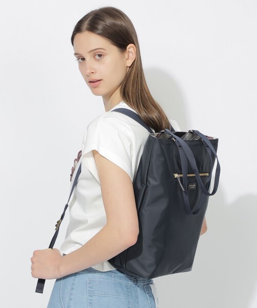 BLUE LABEL CRESTBRIDGE（ブルーレーベルクレストブリッジ）の「【WEB限定】ナイロンバックパック（バックパック/リュック・レディース・ダークネイビー/ブラック・FREE）」の11枚目の写真