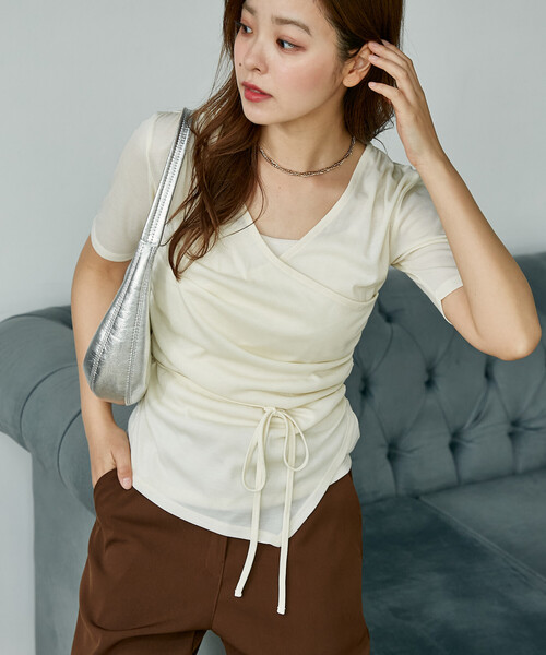 PUBLUX(パブリュクス)の「PUBLUX/パブリュクス ドレープ カシュクール トップス 限定展開(Tシャツ/カットソー・レディース・ナチュラル/ダークグレー/ブラック・フリ-)」の1枚目の写真