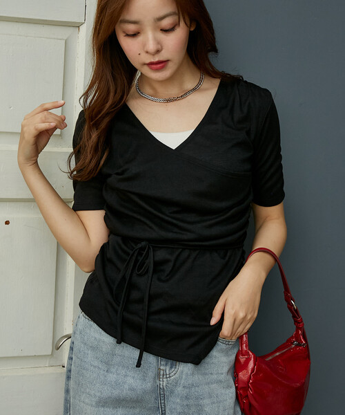 PUBLUX(パブリュクス)の「PUBLUX/パブリュクス ドレープ カシュクール トップス 限定展開(Tシャツ/カットソー・レディース・ナチュラル/ダークグレー/ブラック・フリ-)」の2枚目の写真