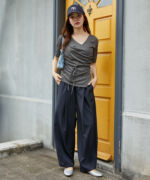 PUBLUX(パブリュクス)の「PUBLUX/パブリュクス ドレープ カシュクール トップス 限定展開(Tシャツ/カットソー・レディース・ナチュラル/ダークグレー/ブラック・フリ-)」の15枚目の写真