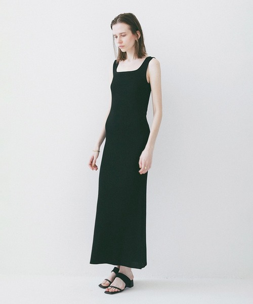 CLANE(クラネ)の「BACK OPEN KNIT ONEPIECE(ワンピース・レディース・ブラック・1/2)」の3枚目の写真