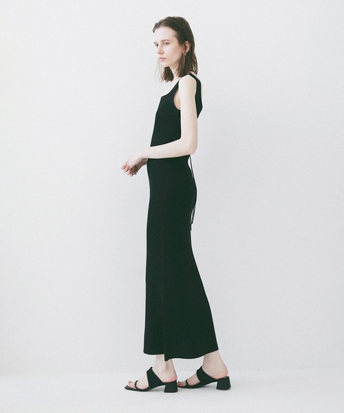 CLANE(クラネ)の「BACK OPEN KNIT ONEPIECE(ワンピース・レディース・ブラック・1/2)」の4枚目の写真