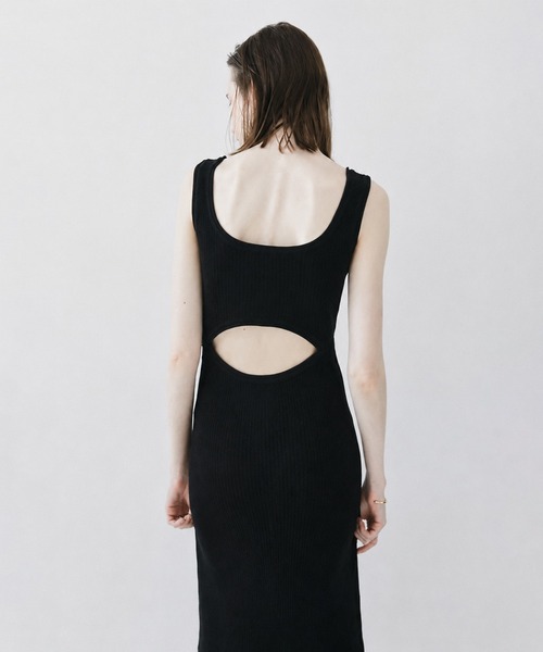 CLANE(クラネ)の「BACK OPEN KNIT ONEPIECE(ワンピース・レディース・ブラック・1/2)」の6枚目の写真