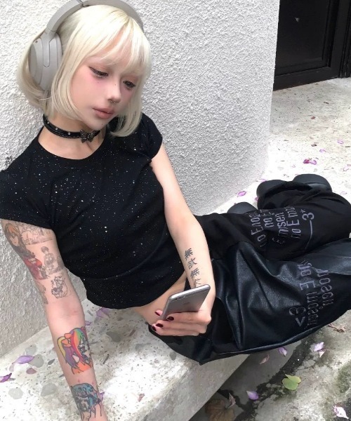 ViViDAY(ビビデー)の「ラメ入りショートtシャツ(Tシャツ/カットソー・レディース・ホワイト/ブラック・M)」の6枚目の写真