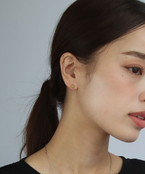 abaskdesign(アバスクデザイン)の「金属アレルギー対応 スクエアスタッドピアス(ピアス(両耳用)・レディース・ゴールド/シルバー・FREE)」の3枚目の写真