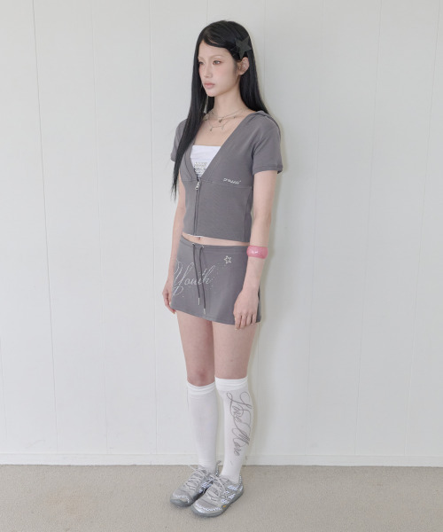 41PRAY（サイルプレイ）の「Youth Graphic Skirt / Charcoal（スカート・レディース・チャコールグレー・OS）」の2枚目の写真
