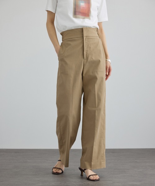 SALON adam et rope'(サロン アダム エ ロペ)の「コットンライクスタイルアップパンツ 3(スラックス・レディース・ベージュ・M/S/X-SMALL)」の1枚目の写真