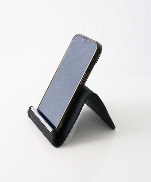 C520(シーゴーニーゼロ)の「〈C520/シーゴーニーゼロ〉フレキシブル シリコンスタンド(スマホグッズ・メンズ・ブラック/オレンジ・ONE SIZE)」の21枚目の写真